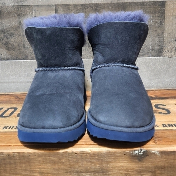New UGG Classic Cuff Short Boot | Size 5.5 W - Picture 6 of 10